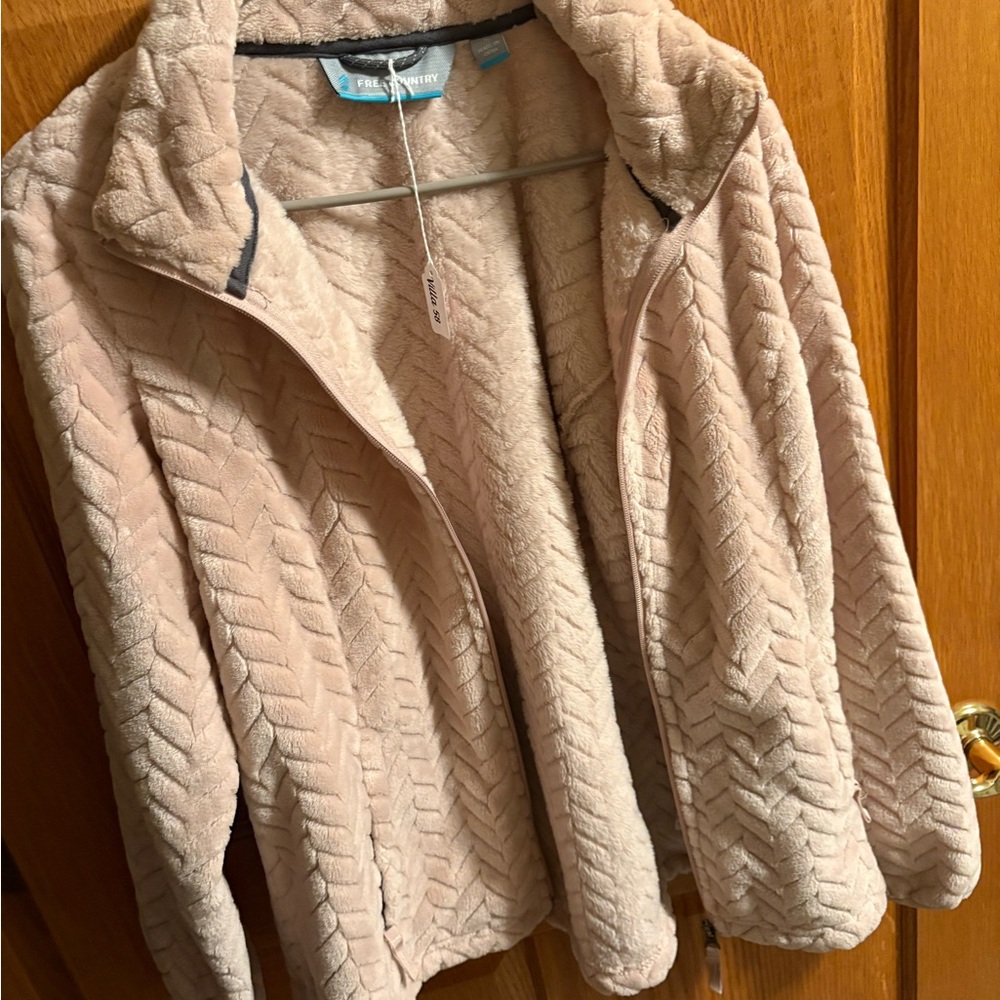 Free Country Women's Soft Pink Teddy Jacket - Picture 2 of 7